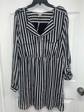 Dizzy Gal Black & White Vertical Stripe Long Sleeve Dress